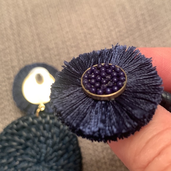 🌻Like New Basket Weave & Beaded Post Earrings - Picture 4 of 7